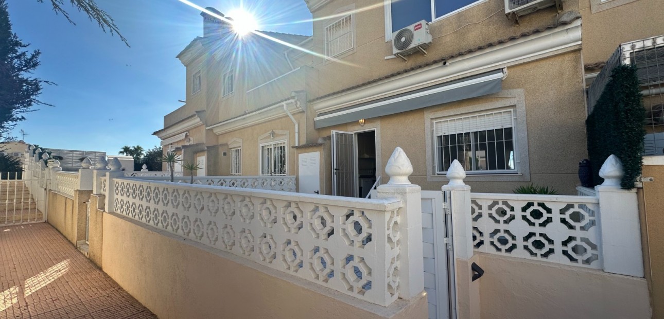 Sale - Townhouse -
Ciudad Quesada - Dona Pepa