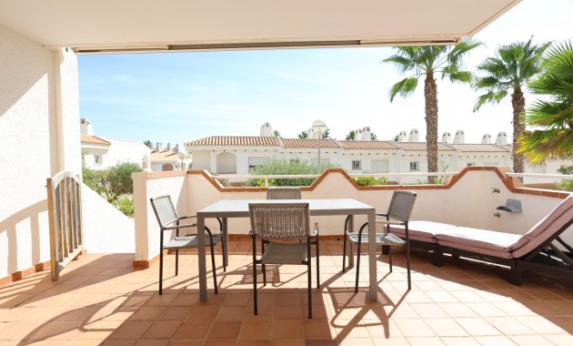 Sale - Bungalow -
Orihuela Costa - Campoamor