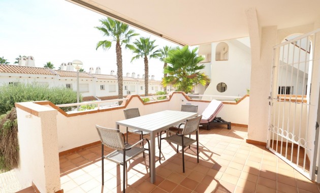 Herverkoop - Bungalow -
Orihuela Costa - Campoamor