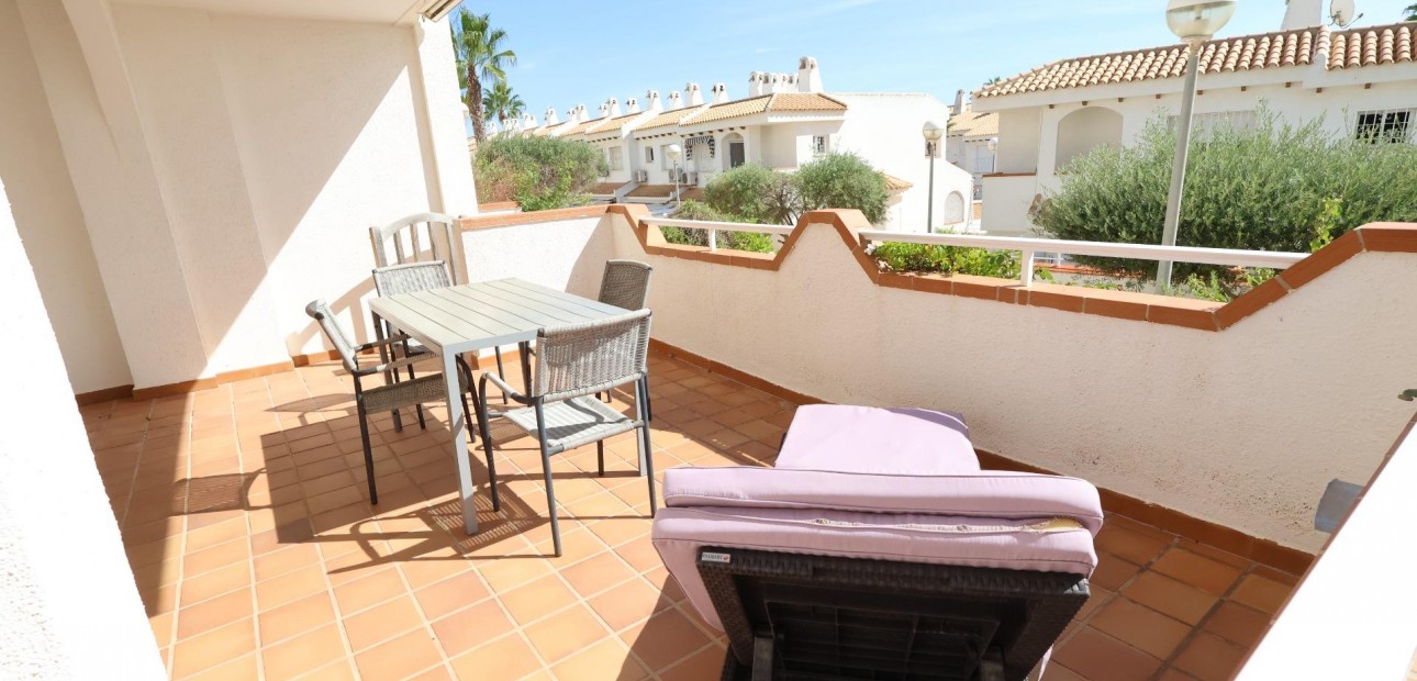 Venta - Bungalow -
Orihuela Costa - Campoamor