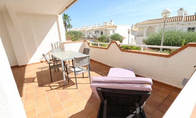 Herverkoop - Bungalow -
Orihuela Costa - Campoamor