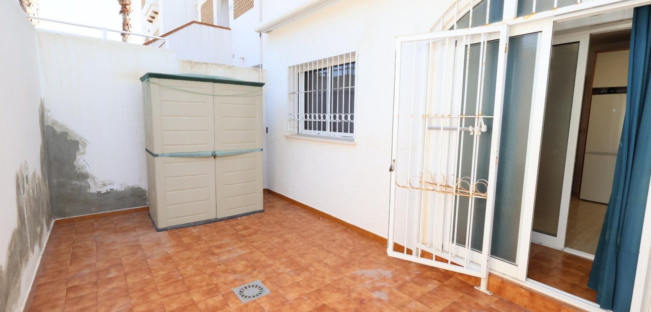 Sale - Bungalow -
Orihuela Costa - Campoamor