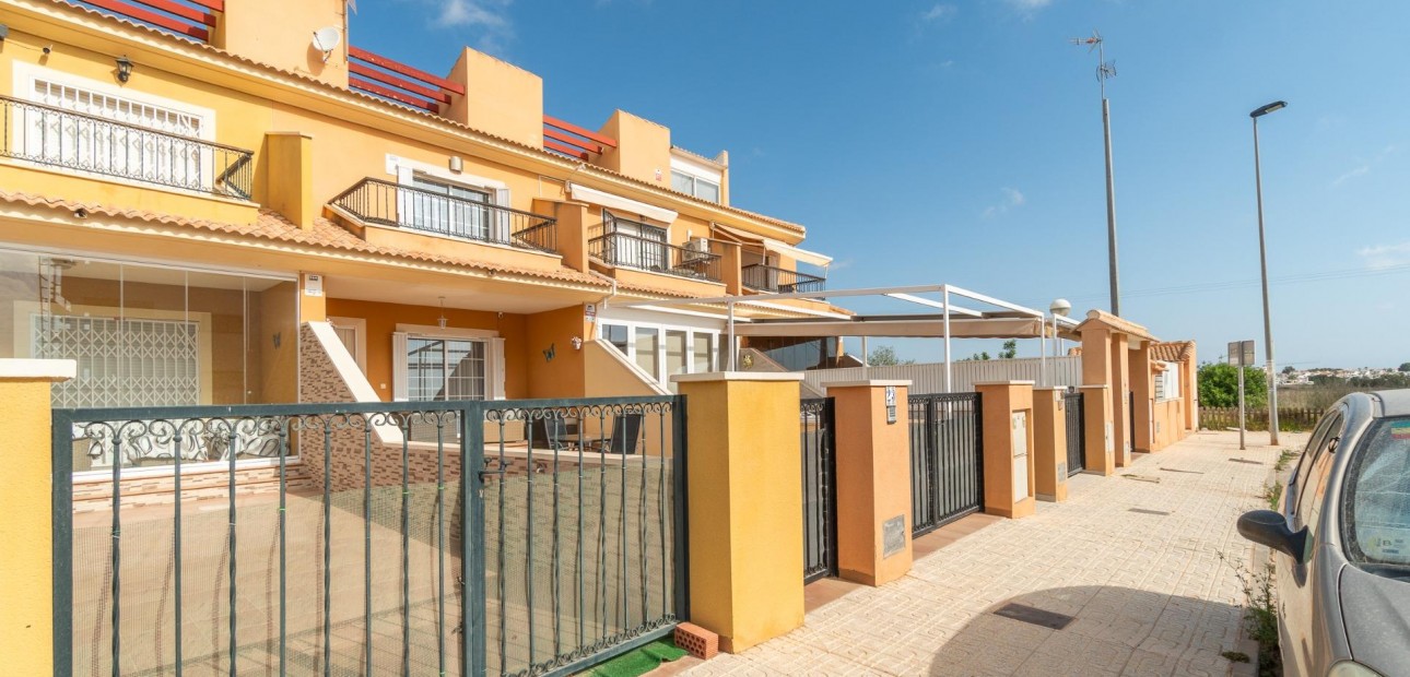 Venta - Terraced house -
Orihuela Costa - Los Dolses