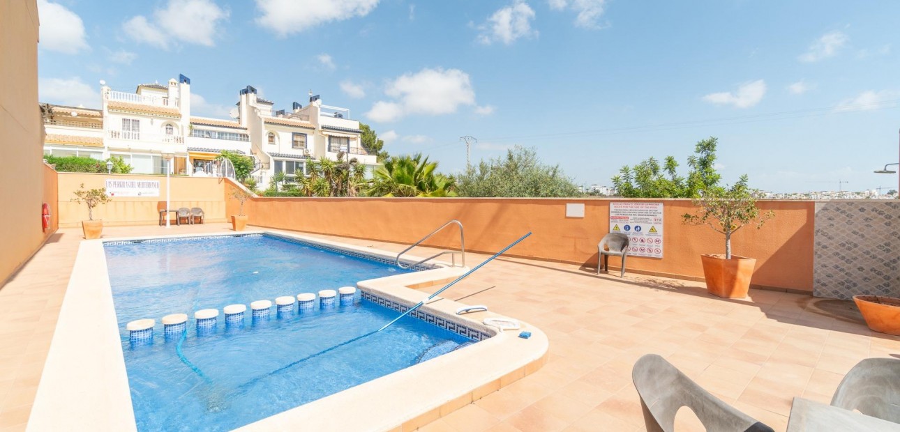 Venta - Terraced house -
Orihuela Costa - Los Dolses