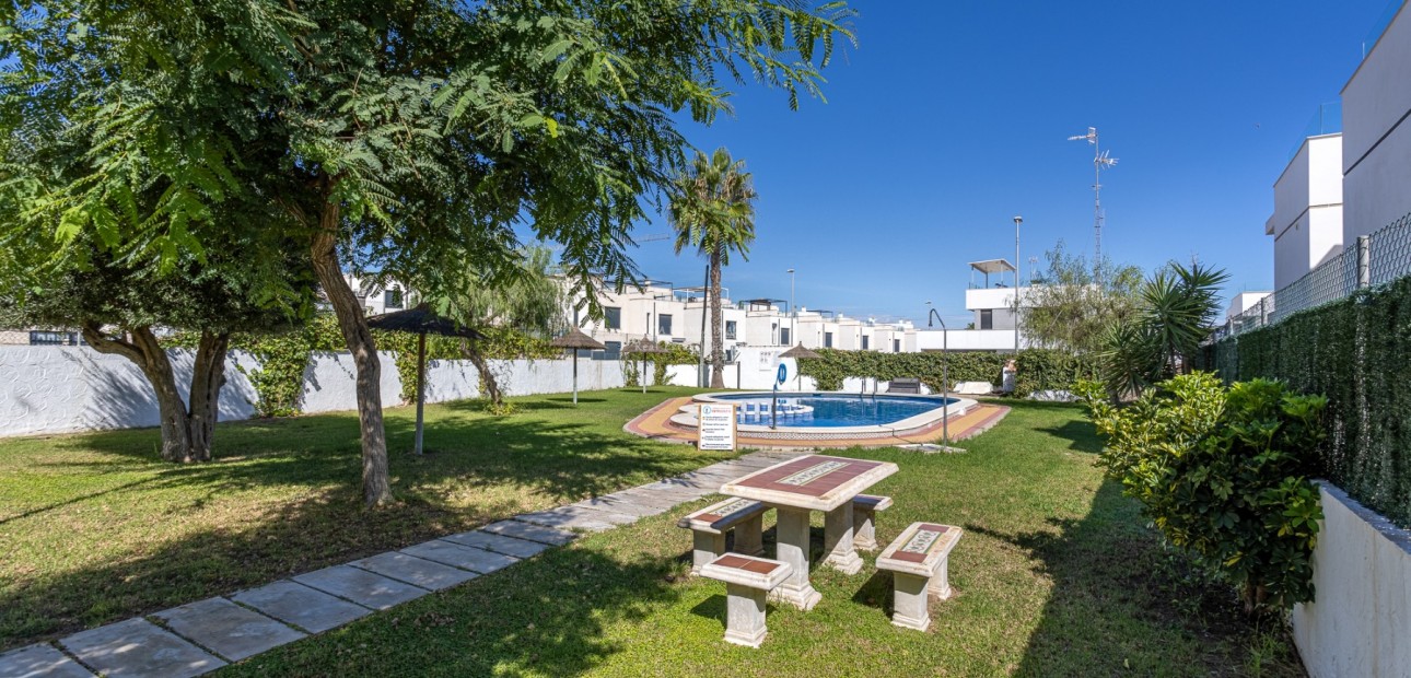 Sale - Town house -
Orihuela Costa - Villamartín