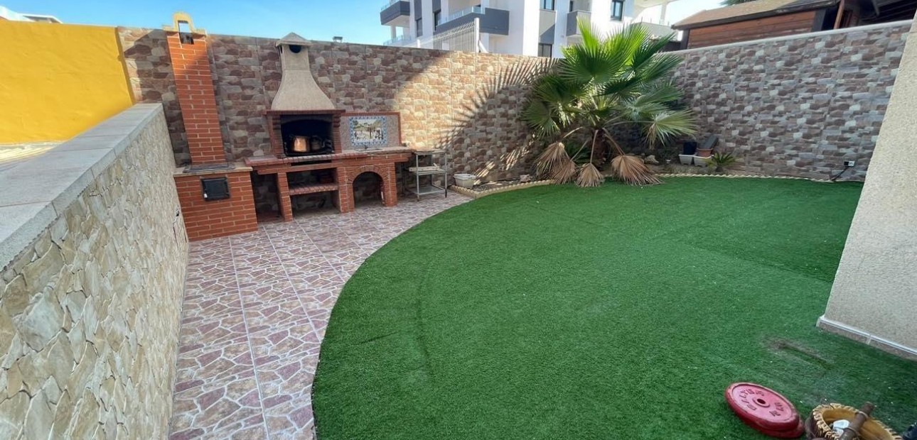 Venta - Villa -
Torrevieja - Los altos