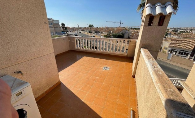 Herverkoop - Villa -
Torrevieja - Los altos