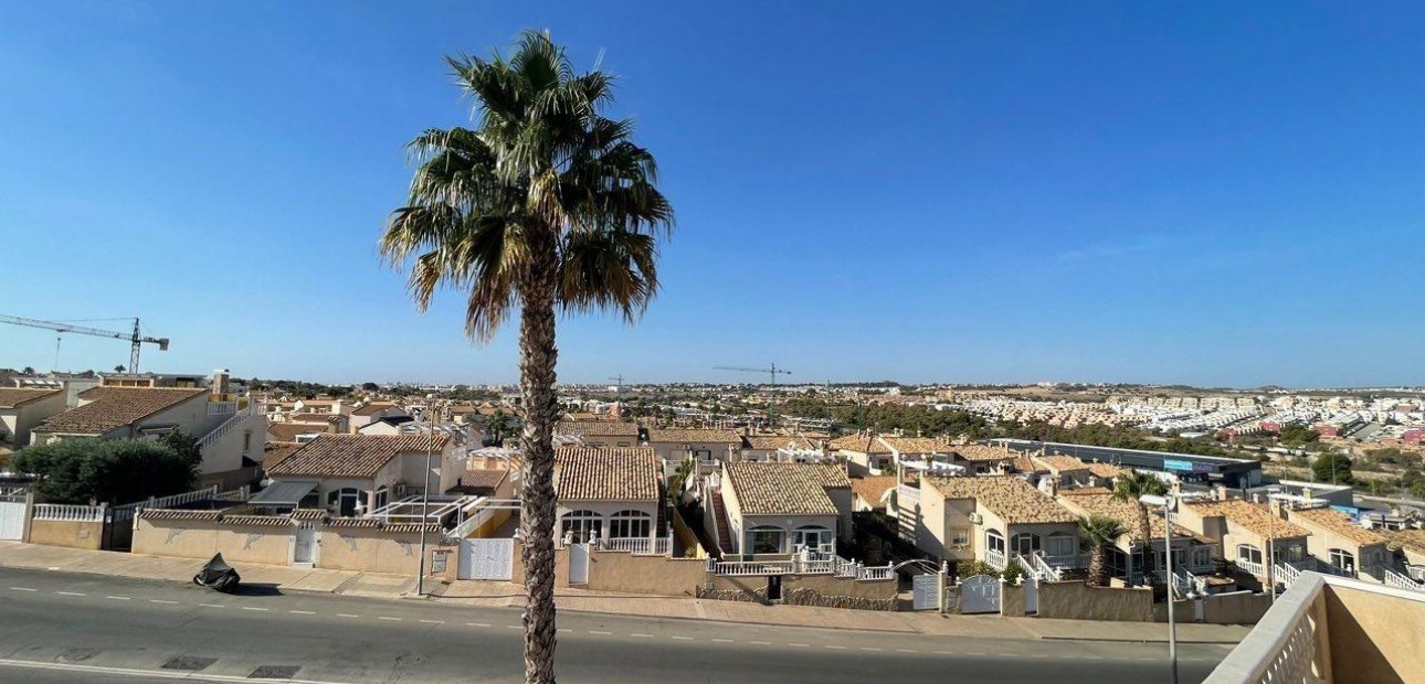 Herverkoop - Villa -
Torrevieja - Los altos