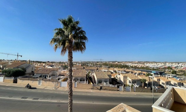 Herverkoop - Villa -
Torrevieja - Los altos