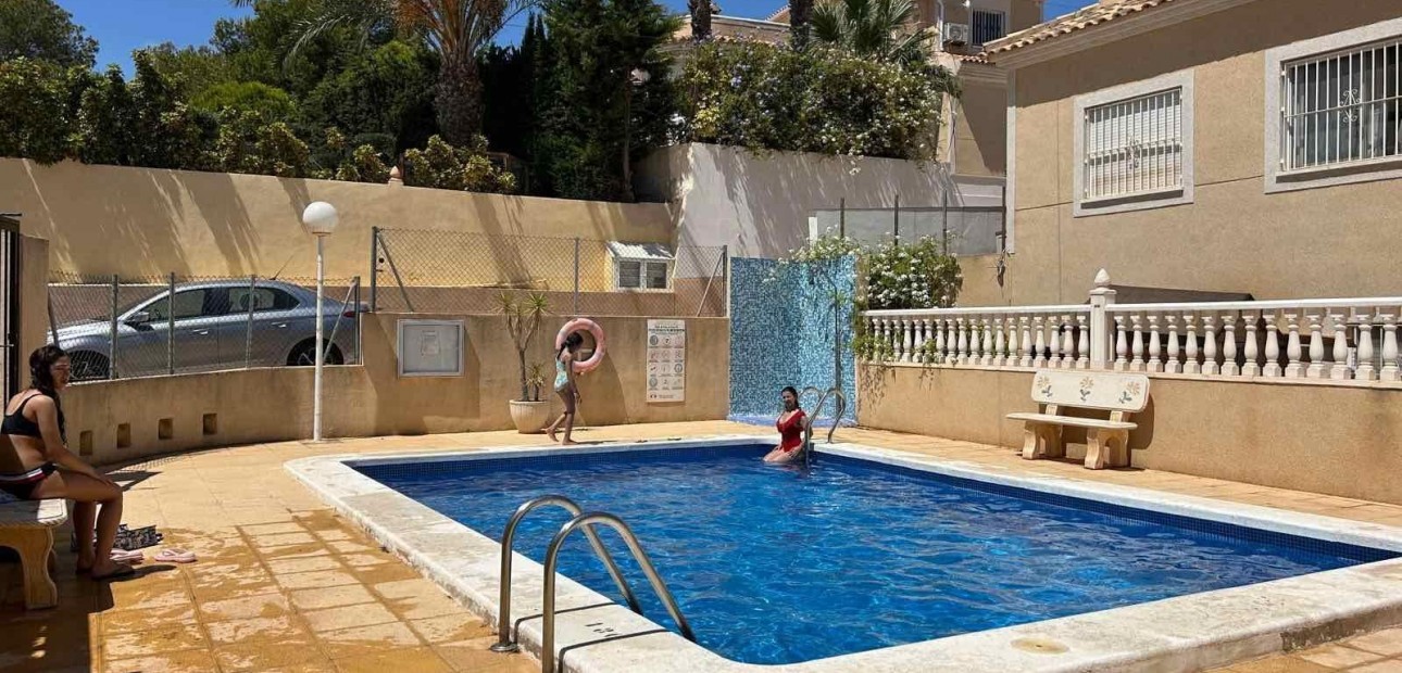 Herverkoop - Villa -
Torrevieja - La siesta