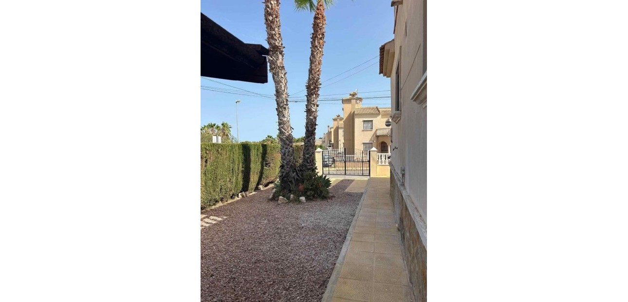 Venta - Villa -
Torrevieja - La siesta