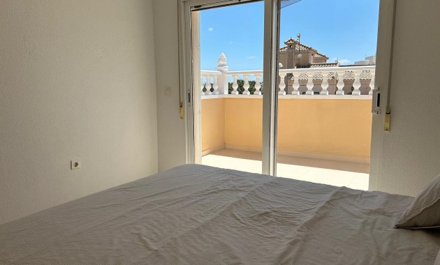 Sale - Villa -
Torrevieja - La siesta