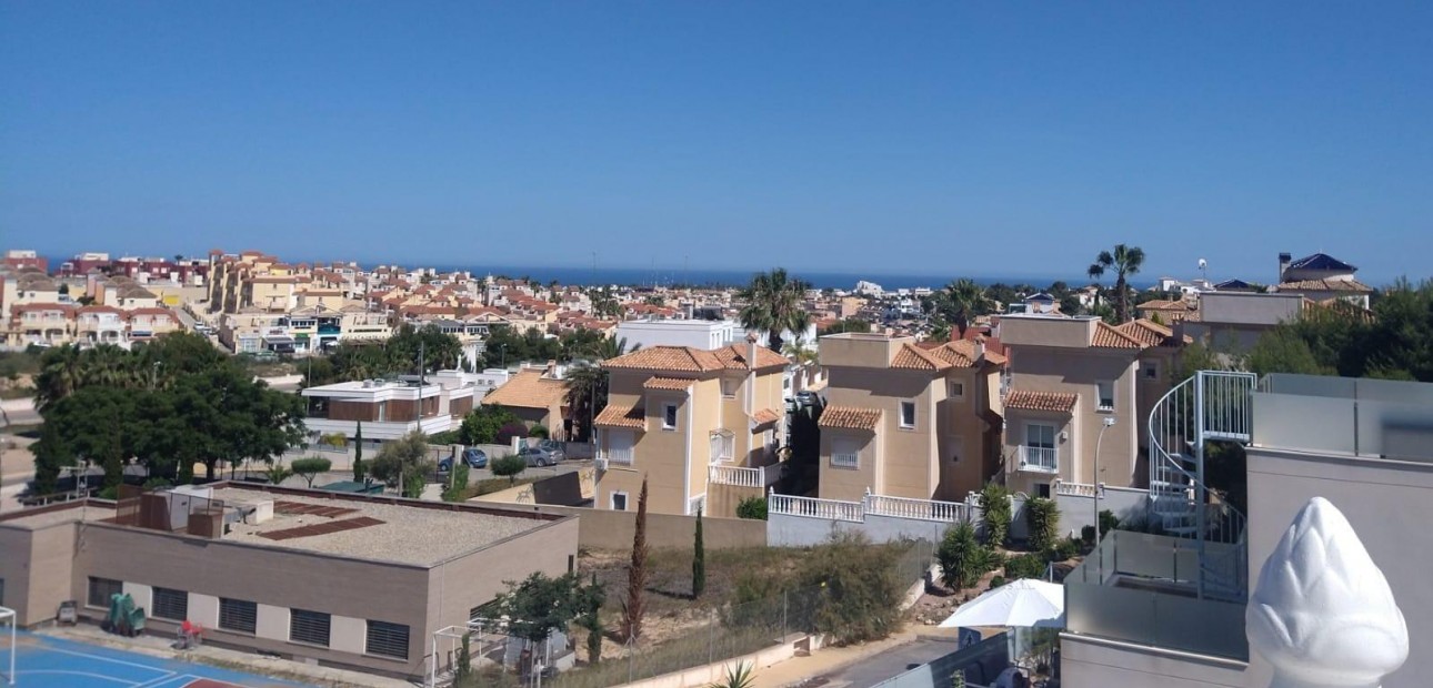 Herverkoop - Villa -
Orihuela Costa - Las Filipinas