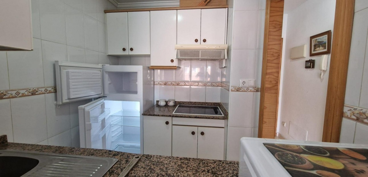 Herverkoop - Appartement / flat -
Torrevieja - Estacion de autobuses