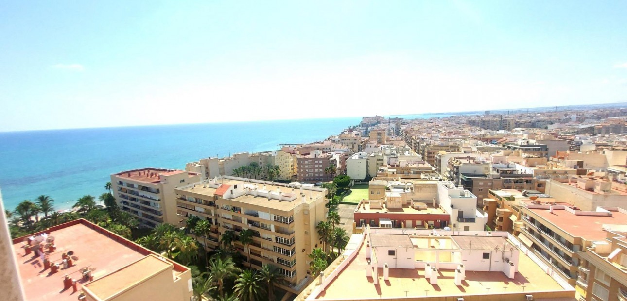 Sale - Apartment / flat -
Torrevieja - Habaneras