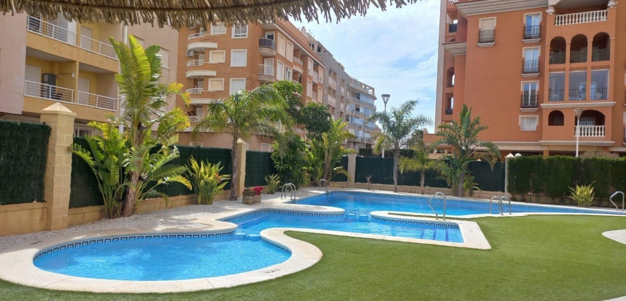 Herverkoop - Appartement / flat -
Torrevieja - Habaneras