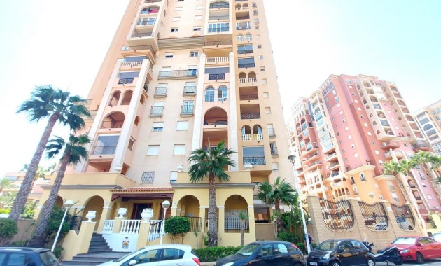 Sale - Apartment / flat -
Torrevieja - Habaneras