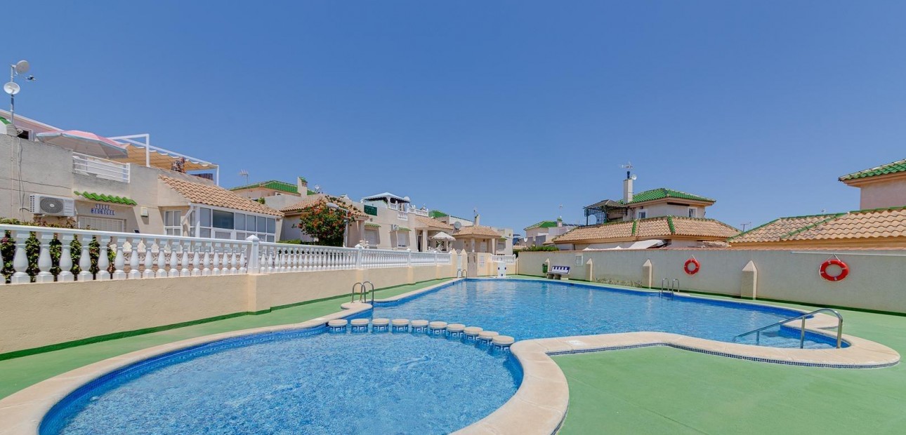 Herverkoop - Bungalow -
Orihuela Costa - Las Filipinas