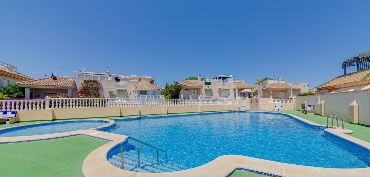 Herverkoop - Bungalow -
Orihuela Costa - Las Filipinas