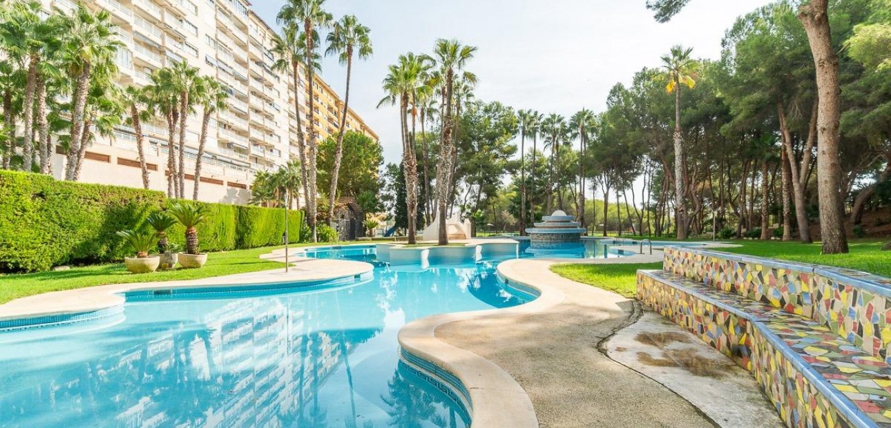 Sale - Apartment / flat -
Orihuela Costa - Campoamor