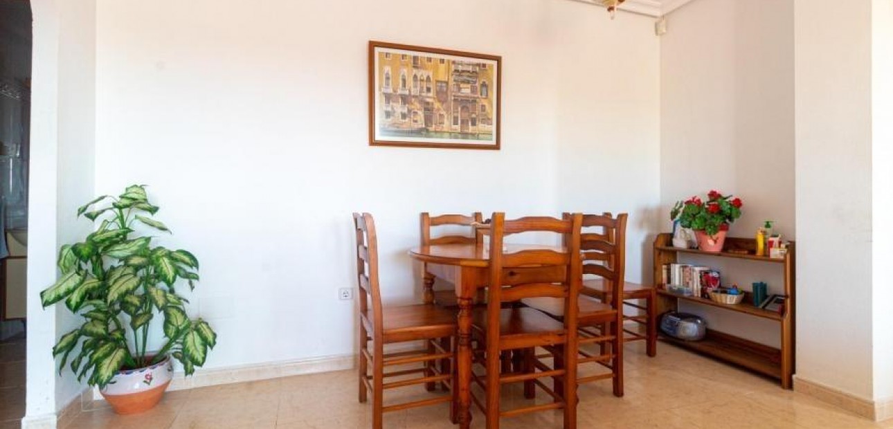 Herverkoop - Appartement / flat -
Pilar de la Horadada - Pueblo Latino