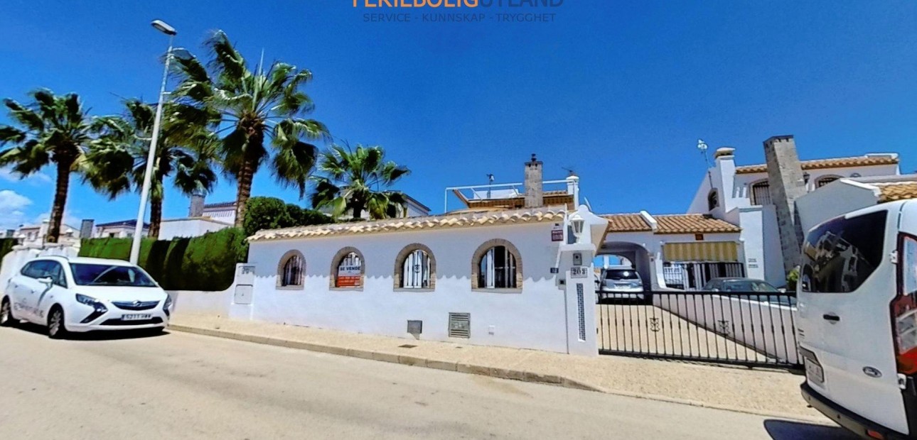 Herverkoop - Villa -
Orihuela Costa - Los Dolses