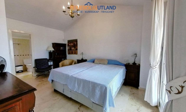 Sale - Villa -
Orihuela Costa - Los Dolses