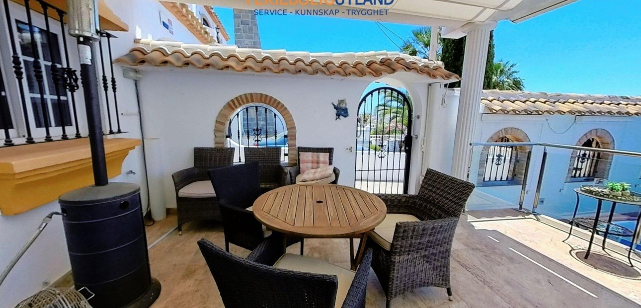 Sale - Villa -
Orihuela Costa - Los Dolses