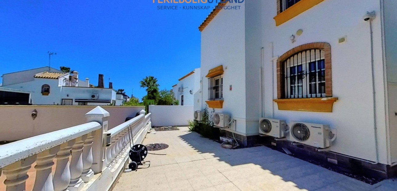 Herverkoop - Villa -
Orihuela Costa - Los Dolses