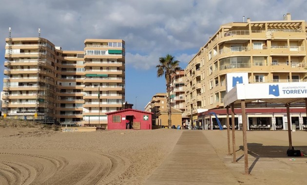 Venta - Apartamento / piso -
Torrevieja - La Mata pueblo