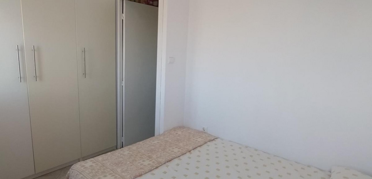 Venta - Apartamento / piso -
Torrevieja - La Mata pueblo