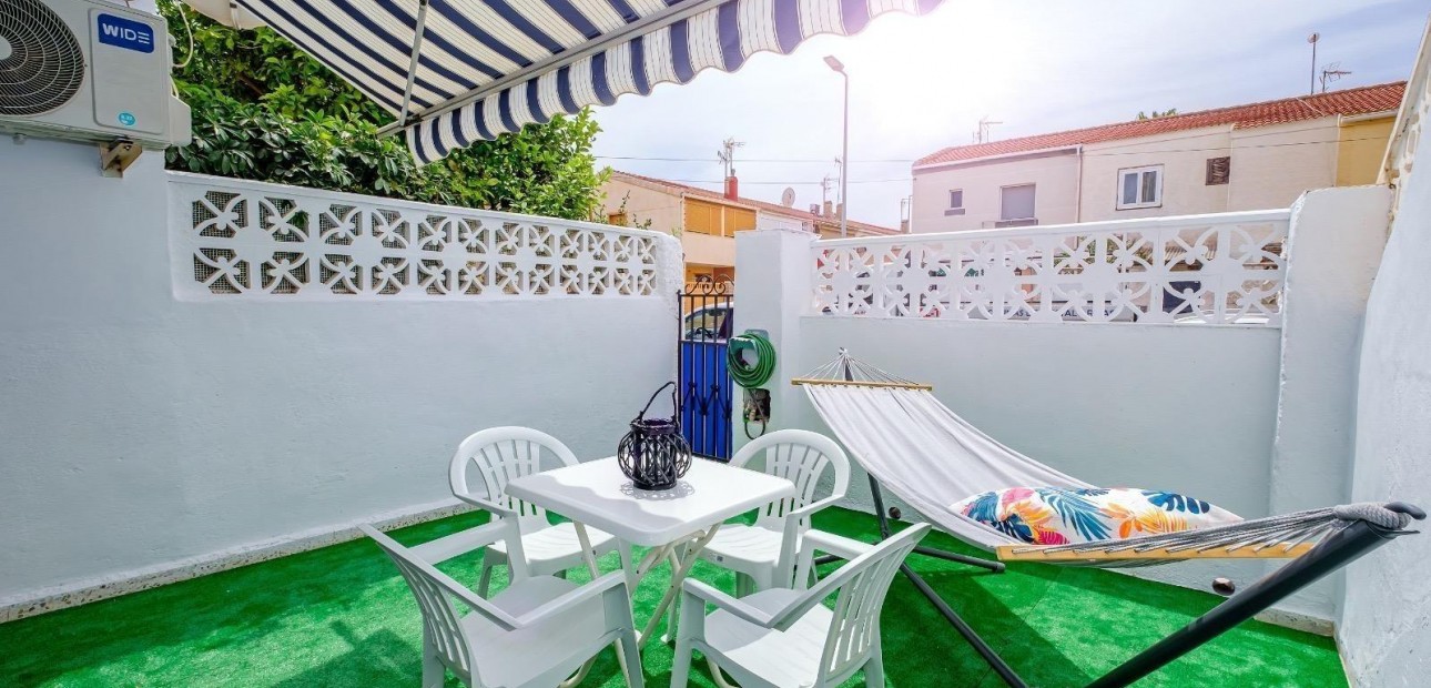 Venta - Bungalow -
Torrevieja - Playa de los Naufragos