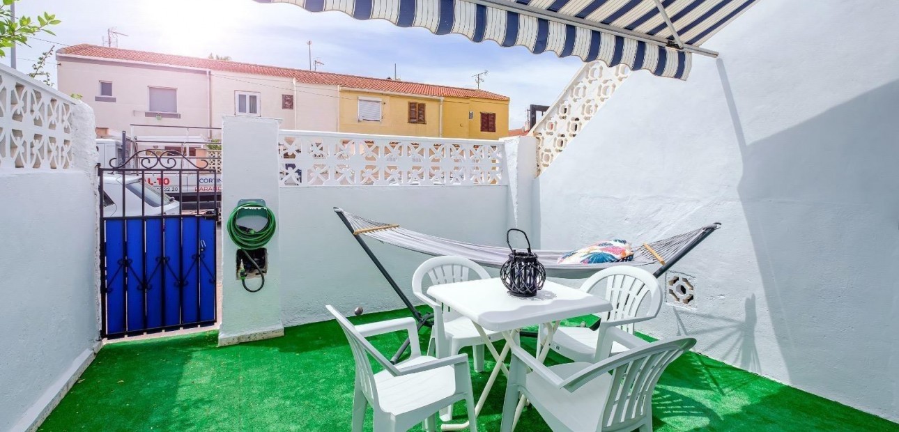 Herverkoop - Bungalow -
Torrevieja - Playa de los Naufragos