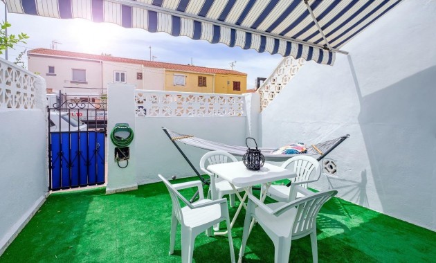 Venta - Bungalow -
Torrevieja - Playa de los Naufragos