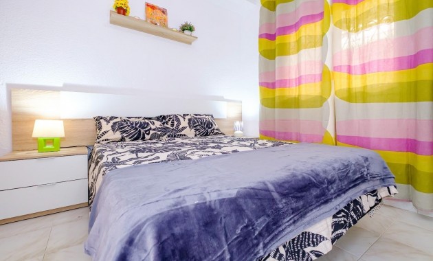 Venta - Bungalow -
Torrevieja - Playa de los Naufragos