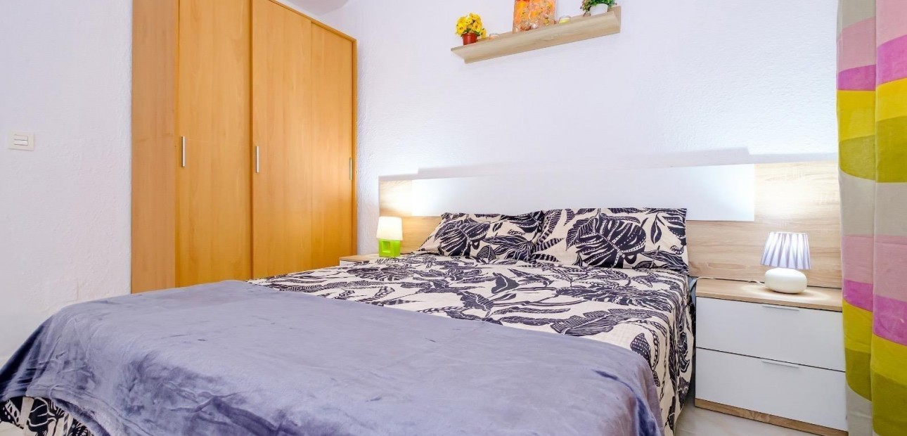 Venta - Bungalow -
Torrevieja - Playa de los Naufragos