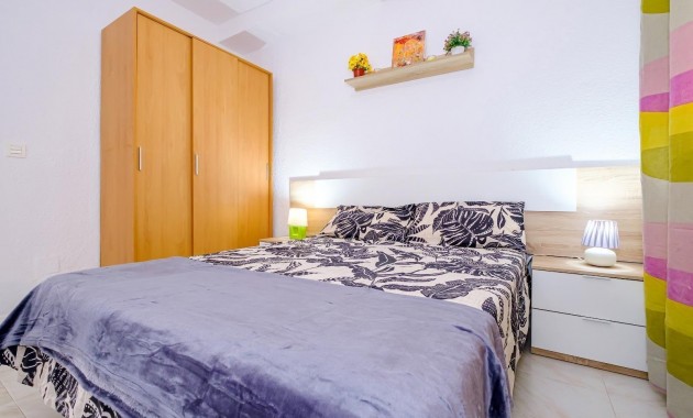 Venta - Bungalow -
Torrevieja - Playa de los Naufragos