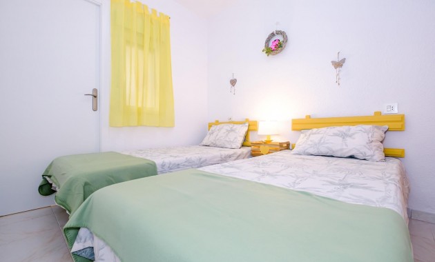 Venta - Bungalow -
Torrevieja - Playa de los Naufragos