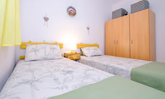 Venta - Bungalow -
Torrevieja - Playa de los Naufragos