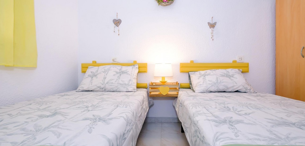 Venta - Bungalow -
Torrevieja - Playa de los Naufragos