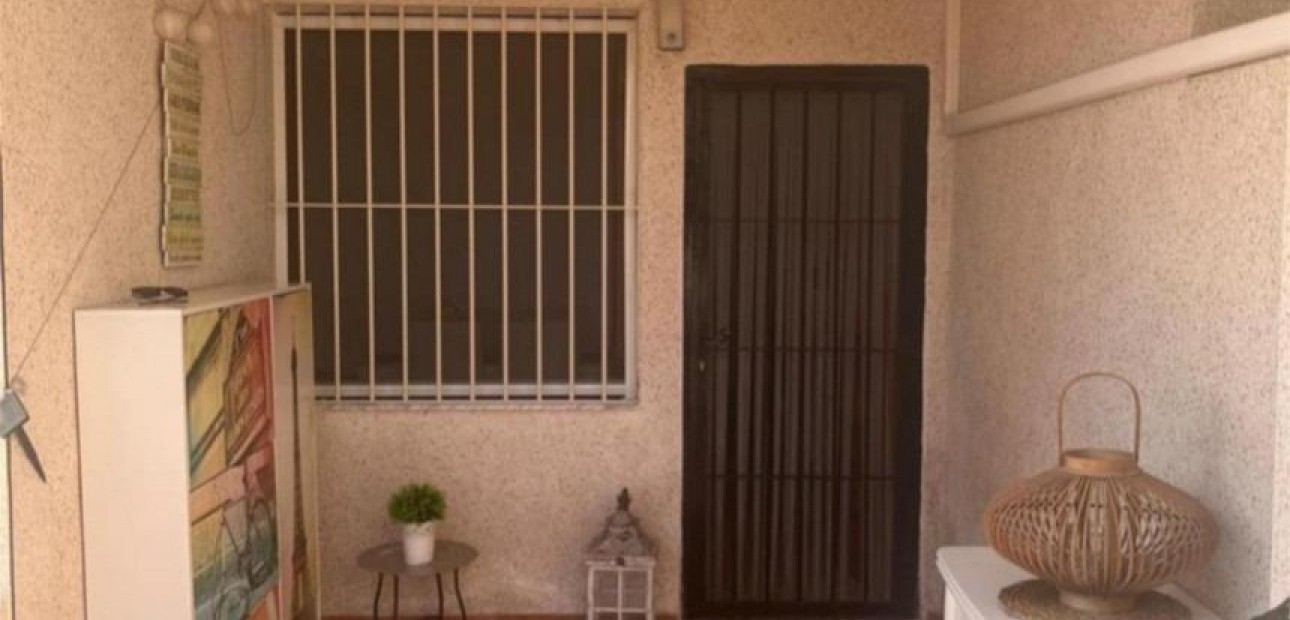 Herverkoop - Terraced house -
Orihuela Costa - Campoamor