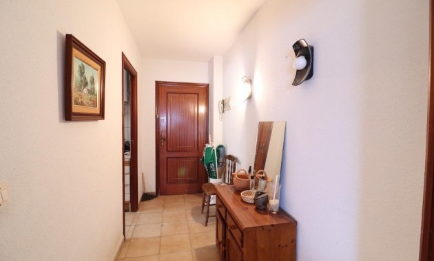 Sale - Apartment / flat -
Torrevieja - Punta prima