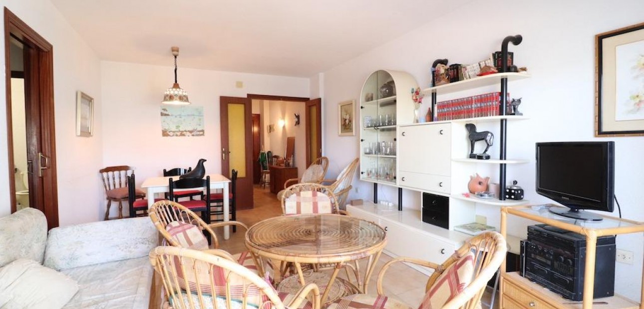 Sale - Apartment / flat -
Torrevieja - Punta prima