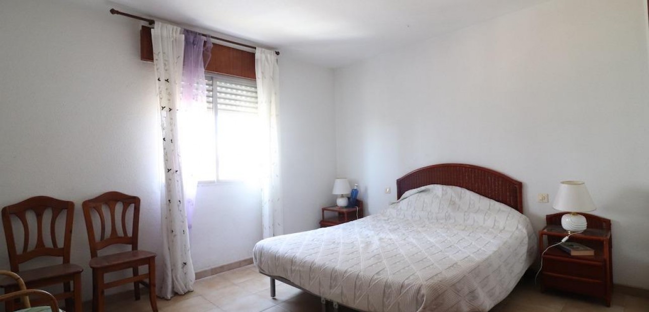 Sale - Apartment / flat -
Torrevieja - Punta prima