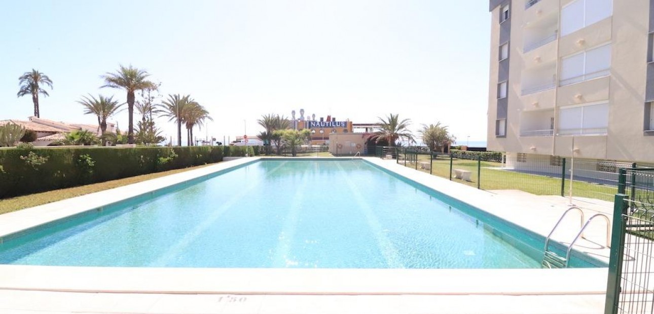 Herverkoop - Appartement / flat -
Torrevieja - Punta prima