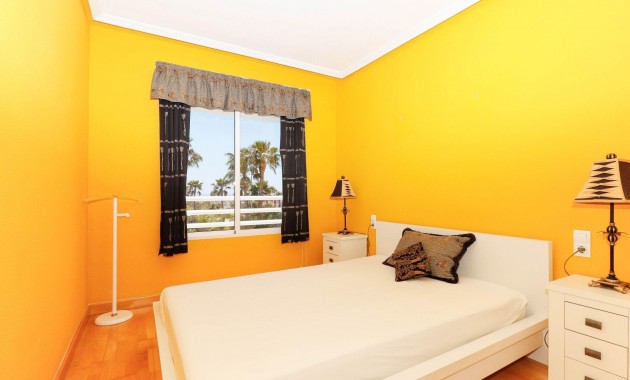 Sale - Apartment / flat -
Torrevieja - Cabo cervera