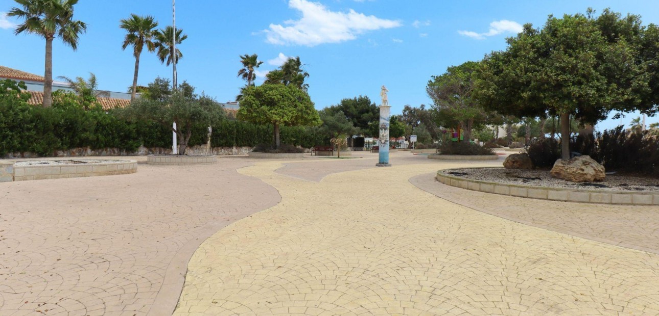 Sale - Apartment / flat -
Torrevieja - Cabo cervera