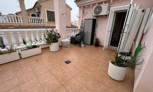 Herverkoop - Terraced house -
Torrevieja - Torreblanca