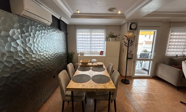 Herverkoop - Terraced house -
Torrevieja - Torreblanca