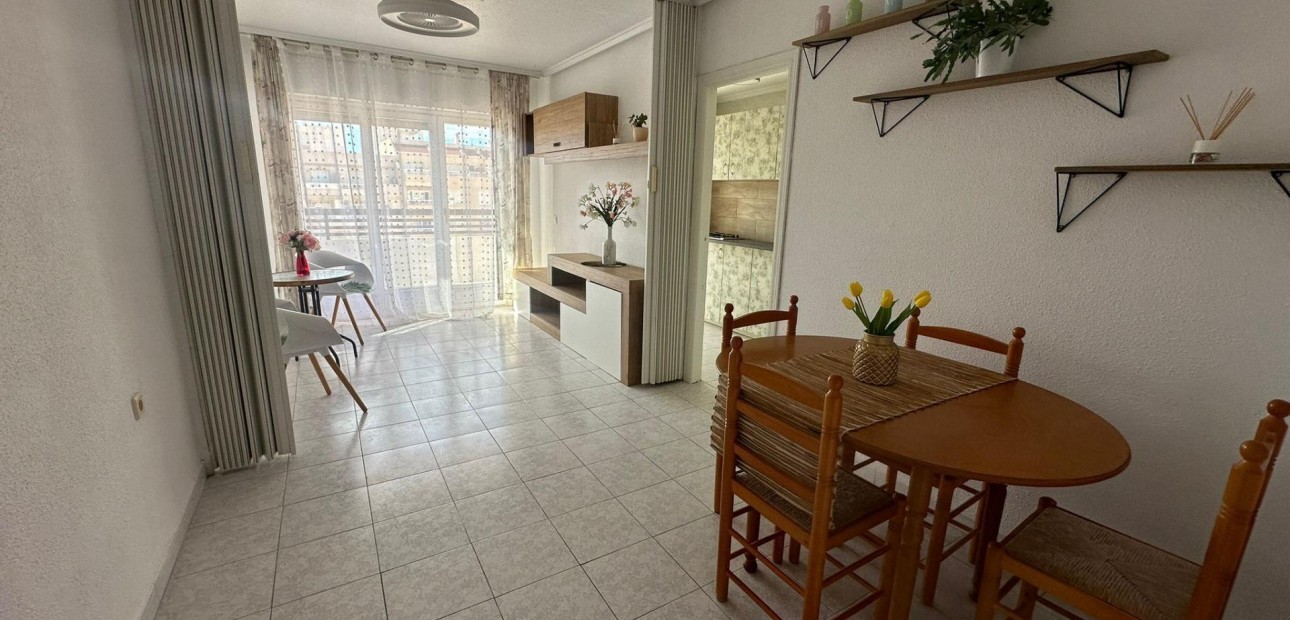 Sale - Apartment / flat -
Torrevieja - torrevieja